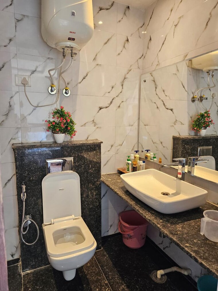 Attached Bathroom, bharari 2 Bedroom 960 Sq.Ft. Apartment In Bharari Shimla 8814063