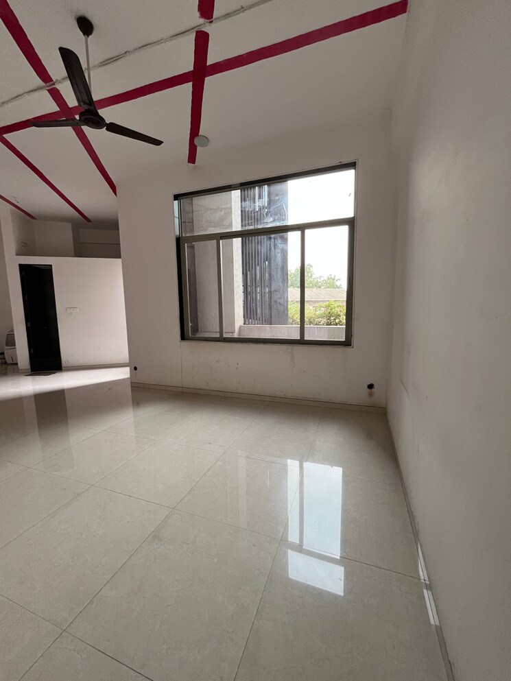 Room, seasons-business-centre Commercial Office Space 1145 Sq.Ft. In Kumbharwada Thane 8814084