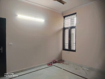 Room in 3 BHK Builder Floor at Boutique Residential Apartments E-335, East Of Kailash – for Rent