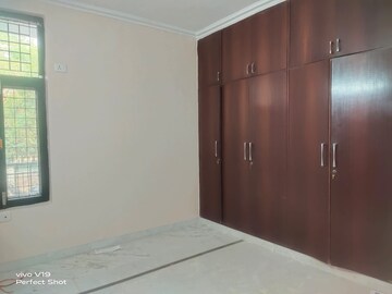 Room in 3 BHK Builder Floor at Boutique Residential Apartments E-335, East Of Kailash – for Rent