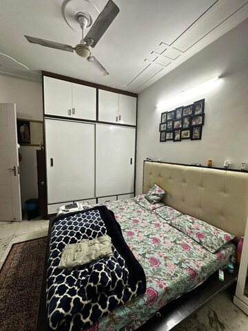 Bedroom in 4 BHK Builder Floor at Green Fields Colony – for Rent
