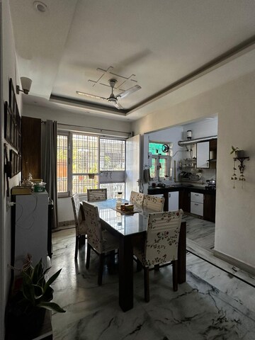 Master Bedroom in 4 BHK Builder Floor at Green Fields Colony – for Rent