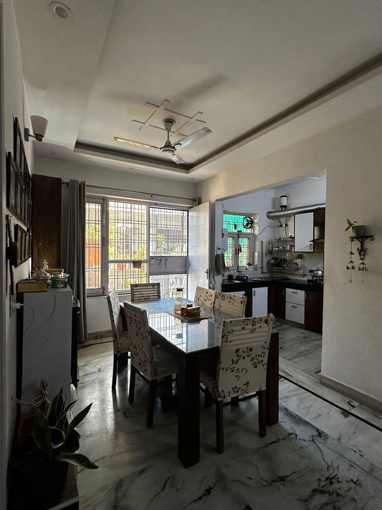 Master Bedroom, green fields colony 4 Bedroom 2200 Sq.Ft. Builder Floor In Green Fields Colony Faridabad 8814109