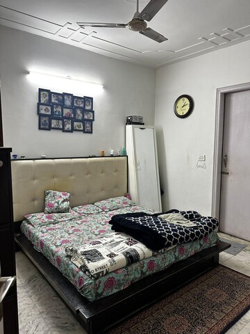 Bedroom in 4 BHK Builder Floor at Green Fields Colony – for Rent