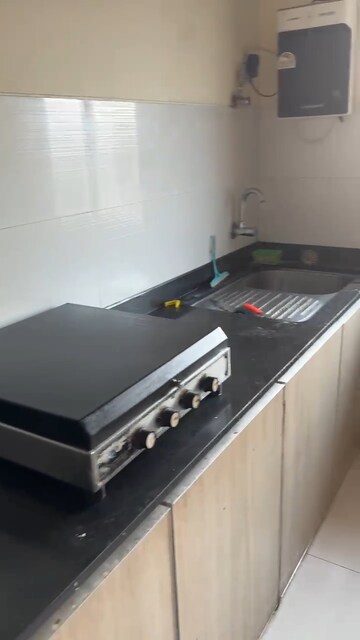 Furnished Amenities in 3 BHK Apartment at Silver Castle Andheri East, Andheri East – for Rent
