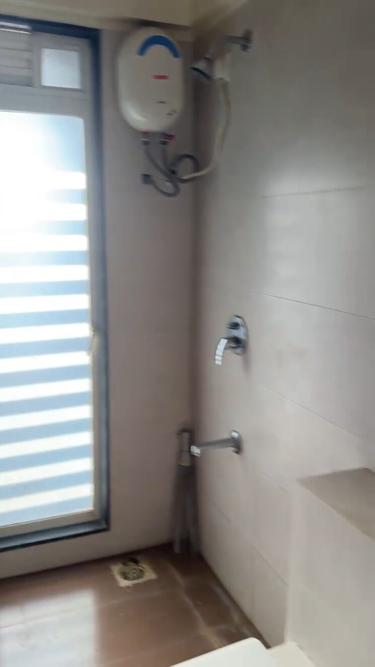 Bathroom, silver-castle-andheri-east 3 Bedroom 1300 Sq.Ft. Apartment In Andheri East Mumbai 8814157