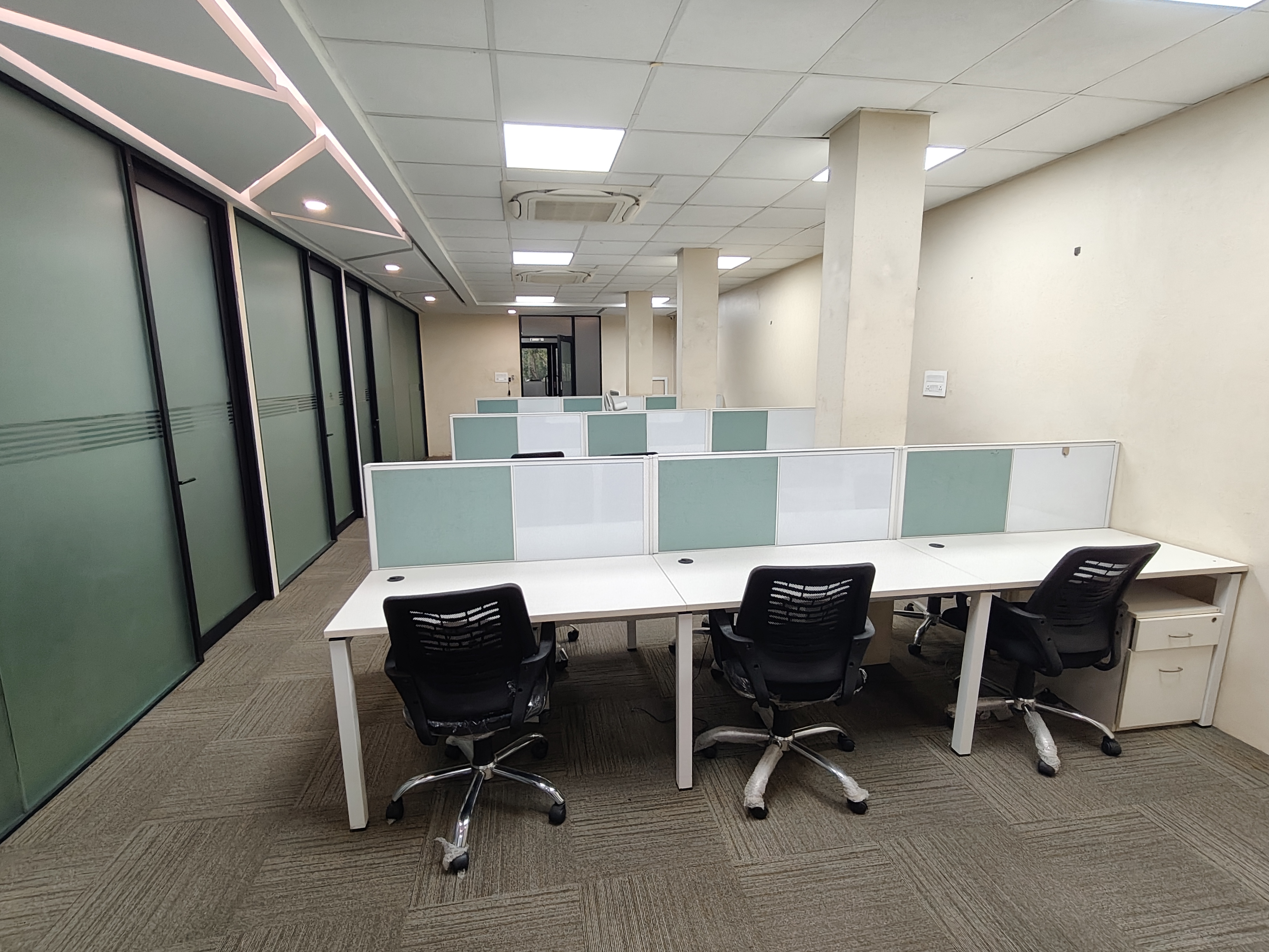 Office Space in IT/SEZ For Rent in 15 Workstation 5 Cabins