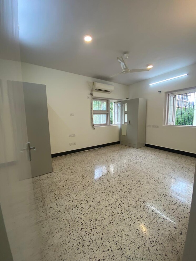 Room, louisiana-apartment 3 Bedroom 1250 Sq.Ft. Apartment In Santacruz West Mumbai 8814155