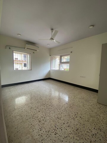 Room in 3 BHK Apartment at Louisiana Apartment, Santacruz West – for Rent