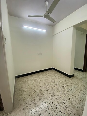 Room in 3 BHK Apartment at Louisiana Apartment, Santacruz West – for Rent