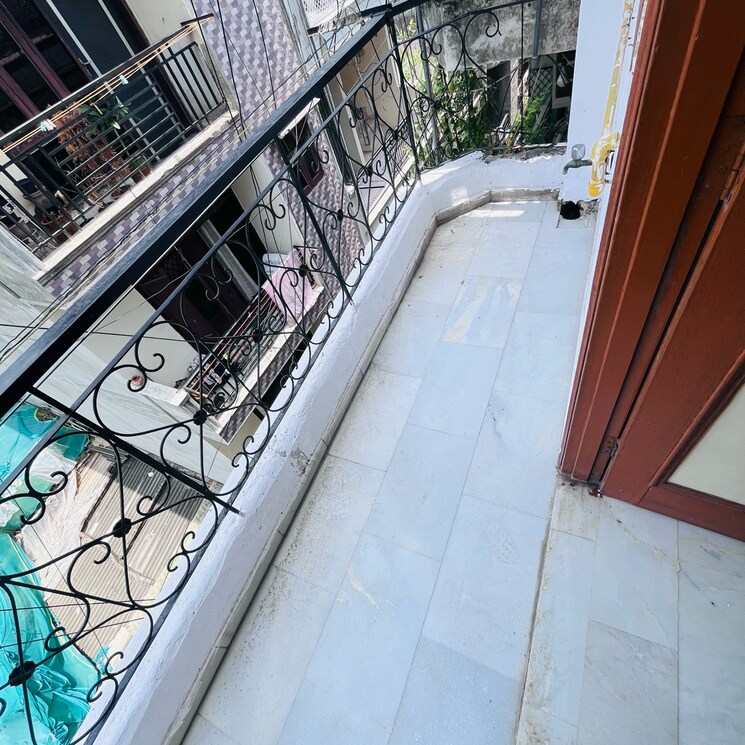 Balcony, khirki extension 2 Bedroom 75 Sq.Yd. Builder Floor In Khirki Extension Delhi 8814171