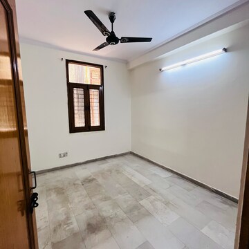 Room in 2 BHK Builder Floor at Khirki Extension – for Rent
