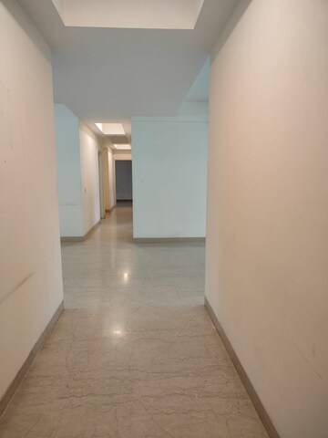 Room in 3.5 BHK Apartment at Pareena Express Heights, Sector 99 – for Rent