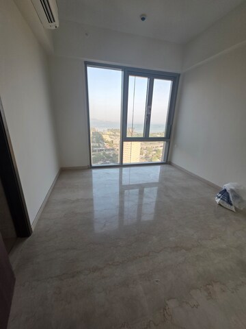 Room in 2 BHK Apartment at Piramal Aranya, Byculla – for Sale