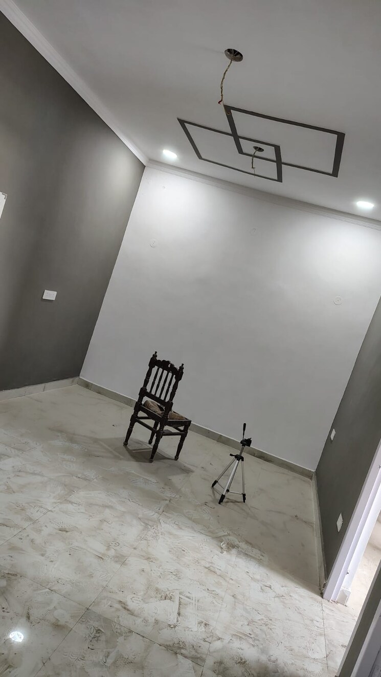 undefined, dwarka mor 3 Bedroom 900 Sq.Ft. Builder Floor In Dwarka Mor Delhi 8814203