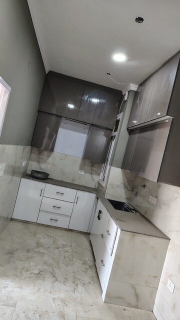 Master Bedroom in 3 BHK Builder Floor at Dwarka Mor – for Rent