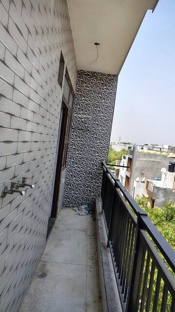 Balcony in 3 BHK Builder Floor at Dwarka Mor – for Rent