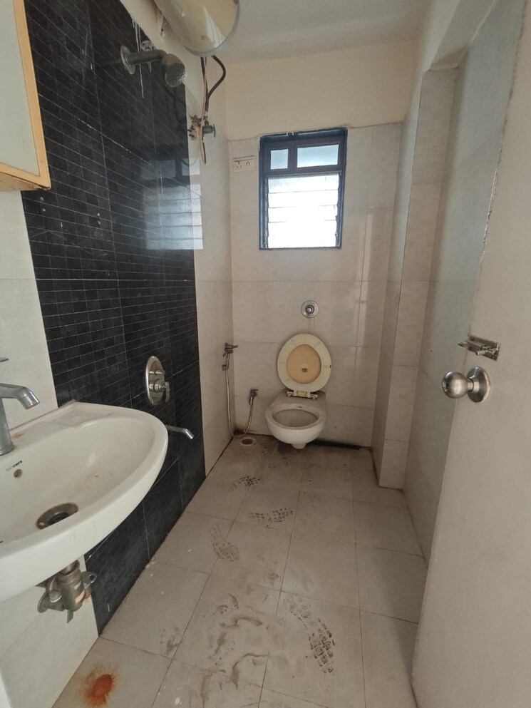 Bathroom, sufalam-apartment-chembur 3 Bedroom 1000 Sq.Ft. Apartment In Chembur Mumbai 8814201