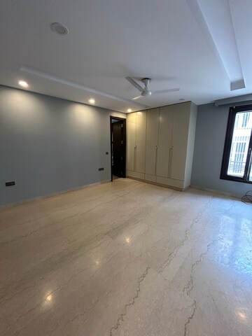 Room in 4 BHK Apartment at Uday Park – for Rent