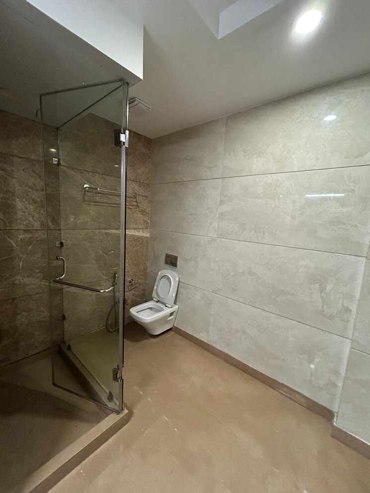 Bathroom, uday park 4 Bedroom 3200 Sq.Ft. Apartment In Uday Park Delhi 8814202