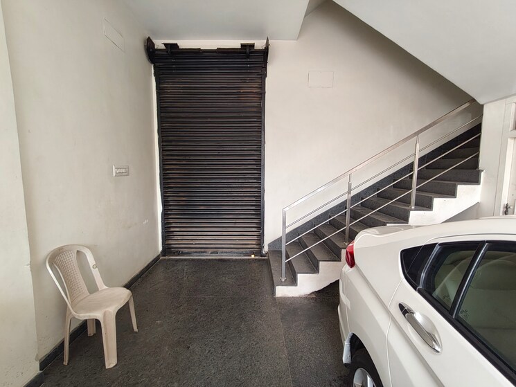 Team Area, arumbakkam Commercial Warehouse 1500 Sq.Yd. In Arumbakkam Chennai 8814257