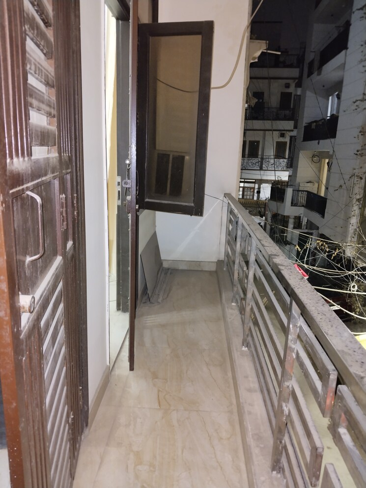 Balcony, khirki extension 2 Bedroom 900 Sq.Ft. Apartment In Khirki Extension Delhi 8814233