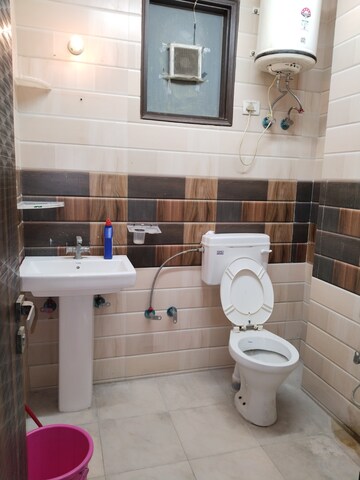 Bathroom in 2 BHK Apartment at Khirki Extension – for Rent