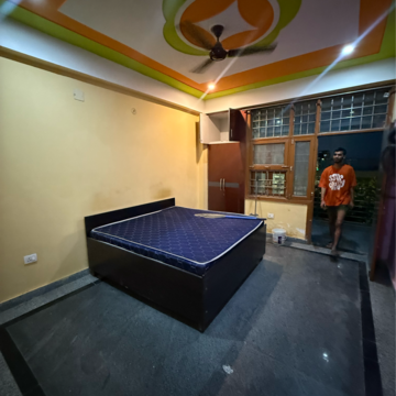 Living Room in 2.5 BHK Builder Floor at Sector 63a – for Rent
