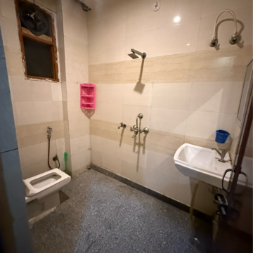 Bathroom in 2.5 BHK Builder Floor at Sector 63a – for Rent