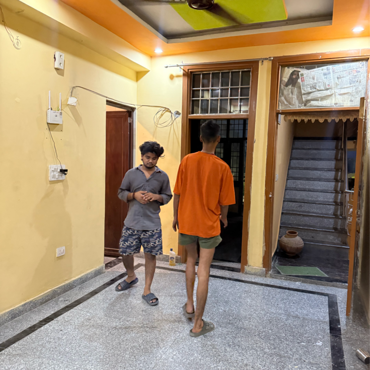  Parking, sector 63a 2.5 Bedroom 1100 Sq.Ft. Builder Floor In Sector 63a Noida 8814277