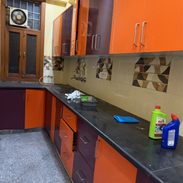 Kitchen in 2.5 BHK Builder Floor at Sector 63a – for Rent
