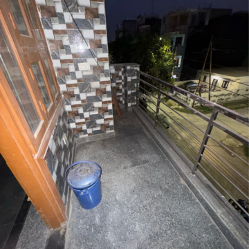 Balcony in 2.5 BHK Builder Floor at Sector 63a – for Rent