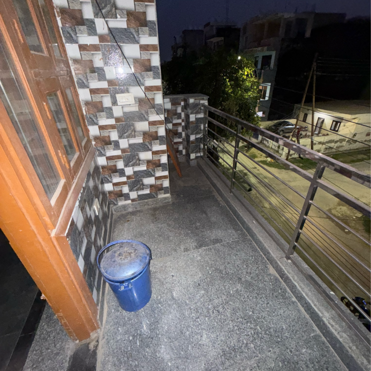 Balcony, sector 63a 2.5 Bedroom 1100 Sq.Ft. Builder Floor In Sector 63a Noida 8814277