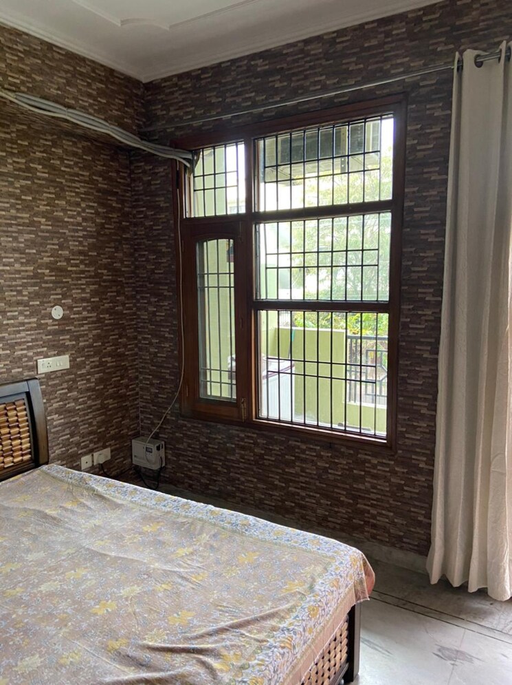 Room, sector 49 3 Bedroom 2500 Sq.Ft. Builder Floor In Sector 49 Chandigarh 8814275