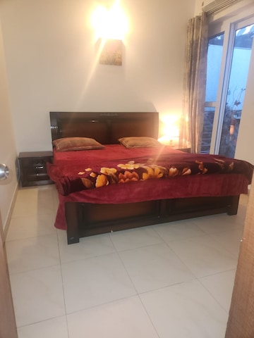 Bedroom in 5 BHK Apartment at Sheikh Sarai – for Rent