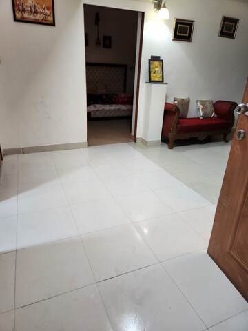 Bathroom in 5 BHK Apartment at Sheikh Sarai – for Rent
