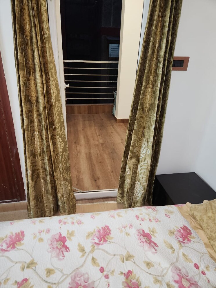 Bedroom, sheikh sarai 5 Bedroom 2500 Sq.Ft. Apartment In Sheikh Sarai Delhi 8814294