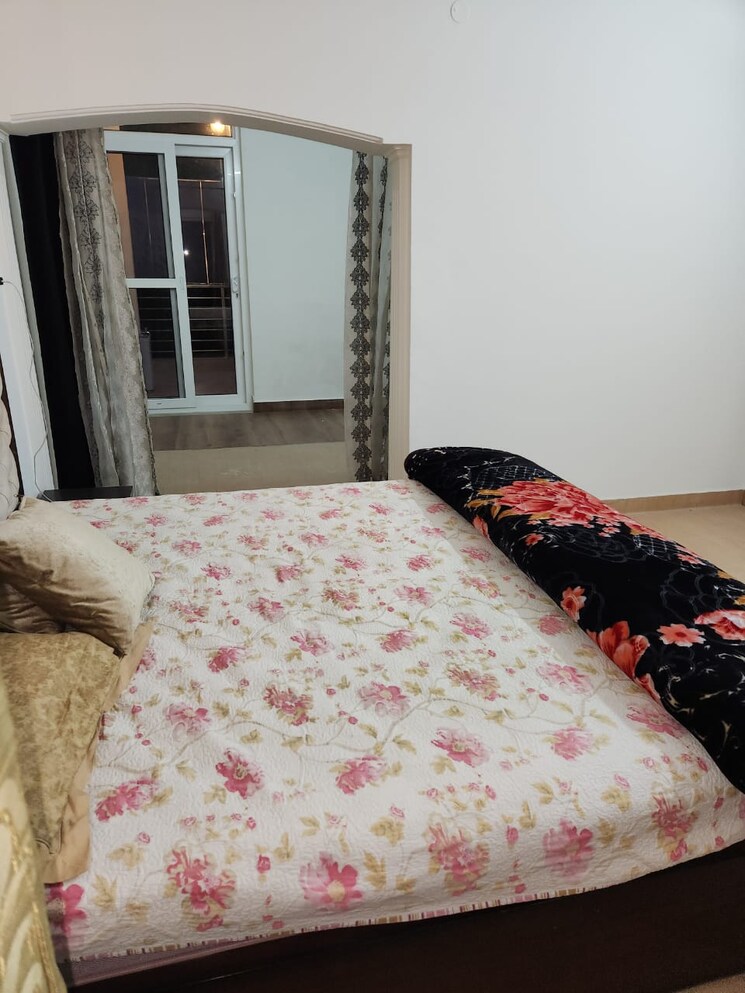 Bedroom, sheikh sarai 5 Bedroom 2500 Sq.Ft. Apartment In Sheikh Sarai Delhi 8814294