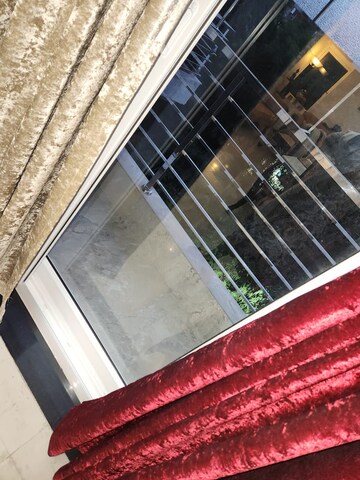 Balcony in 5 BHK Apartment at Sheikh Sarai – for Rent