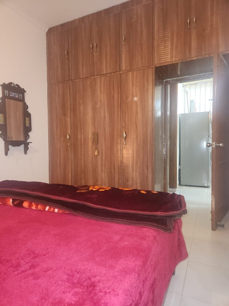 Bedroom, sheikh sarai 5 Bedroom 2500 Sq.Ft. Apartment In Sheikh Sarai Delhi 8814294