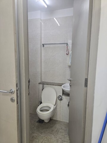 Bathroom in 1 BHK Apartment at Sheth Vasant Oasis, Andheri East – for Rent