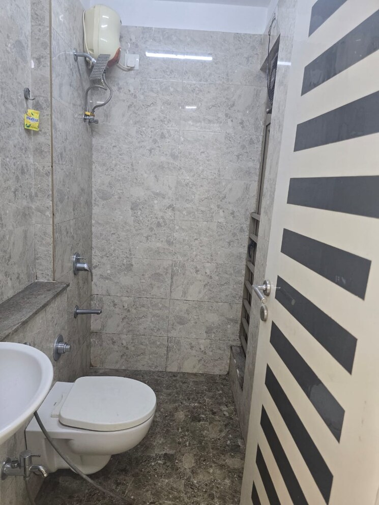 Bathroom, sheth-vasant-oasis 1 Bedroom 472 Sq.Ft. Apartment In Andheri East Mumbai 8814324