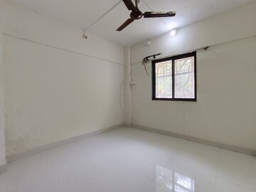 Room in 1 BHK Apartment at Asmita Mogra CHS, Andheri East – for Rent