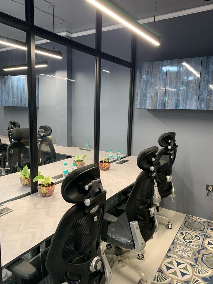 Gym, south extension ii Commercial Office Space 4000 Sq.Ft. In South Extension ii Delhi 8814328