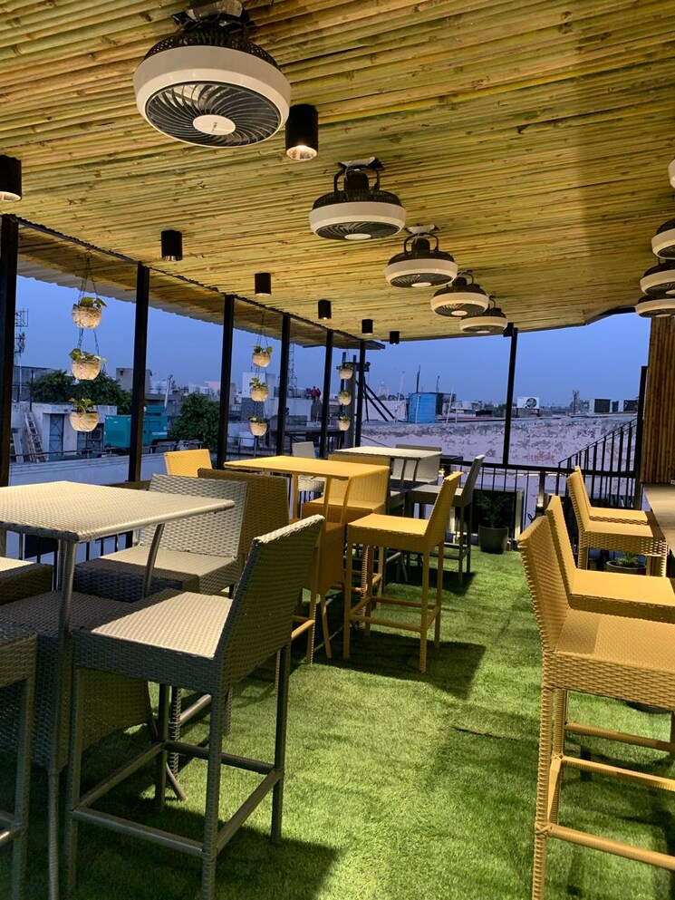 Team Area, south extension ii Commercial Office Space 4000 Sq.Ft. In South Extension ii Delhi 8814328