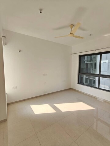Room in 2 BHK Apartment at Thane West – for Rent