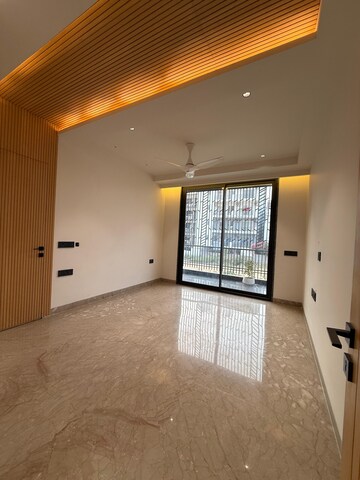 Room in 4 BHK Builder Floor at Sector 56 – for Sale