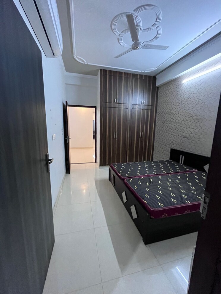 Room, shri kishanpura 3 Bedroom 1350 Sq.Ft. Apartment In Shri Kishanpura Jaipur 8814388