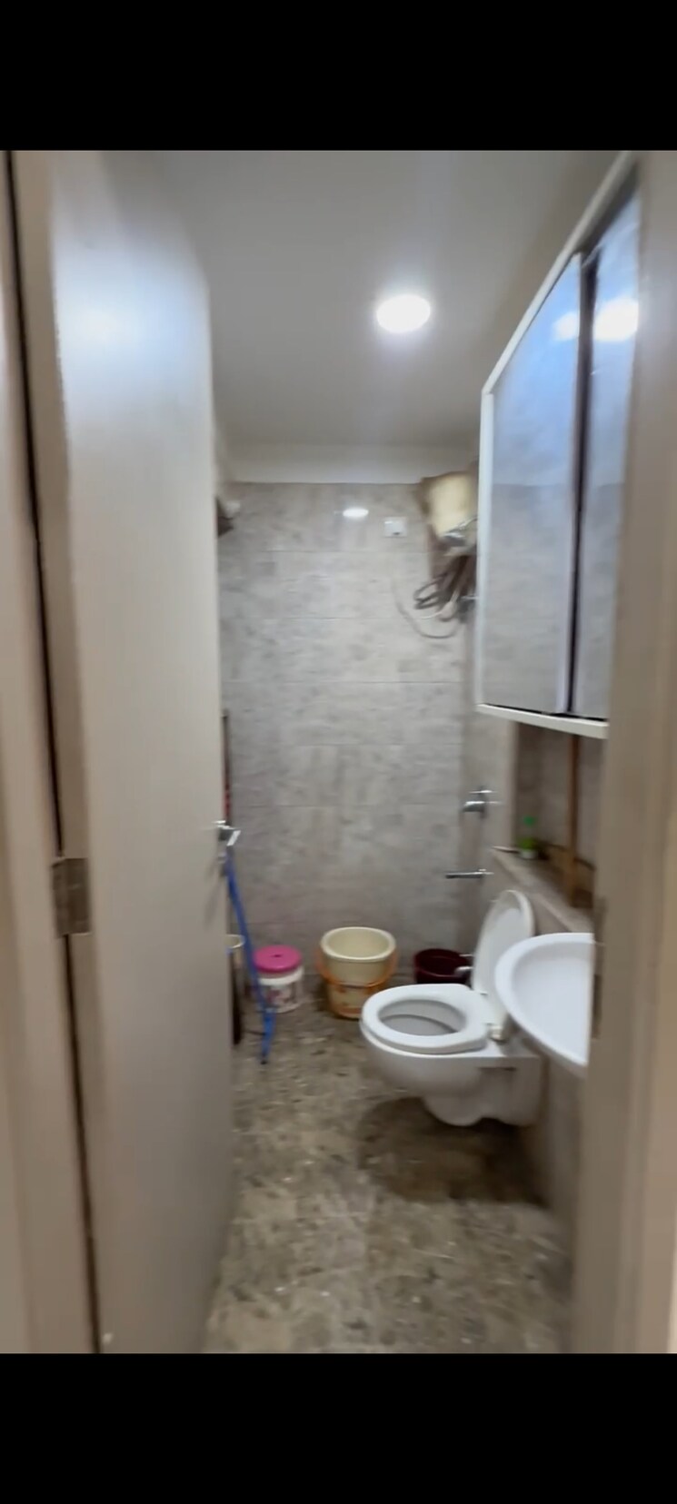 Bathroom, sheth-vasant-oasis 1 Bedroom 485 Sq.Ft. Apartment In Andheri East Mumbai 8814406