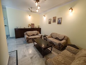 Living Room in 3 BHK Builder Floor at Spring Field, Sector 31 – for Sale